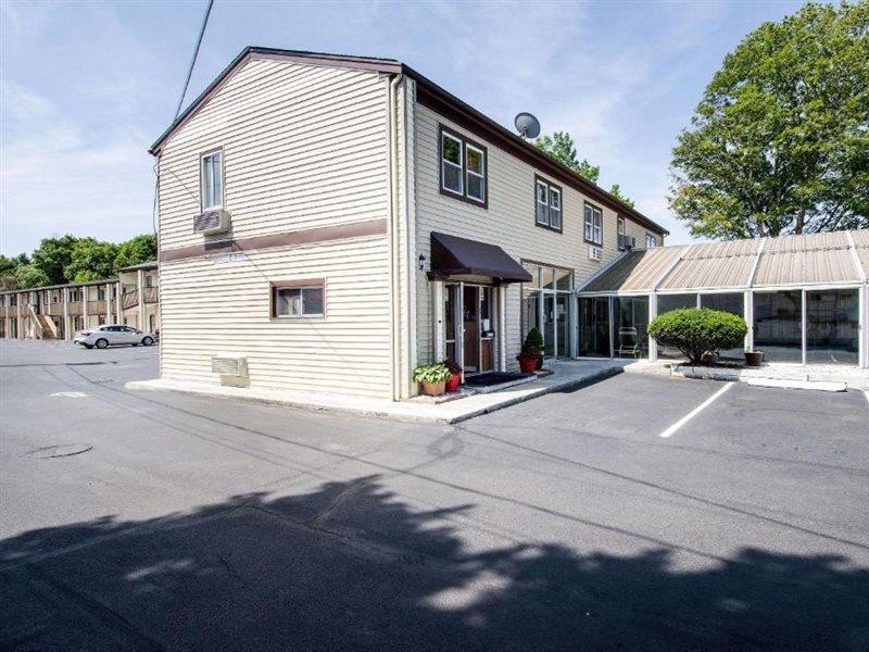 Econo Lodge By Choice - Cape Cod West Yarmouth Buitenkant foto