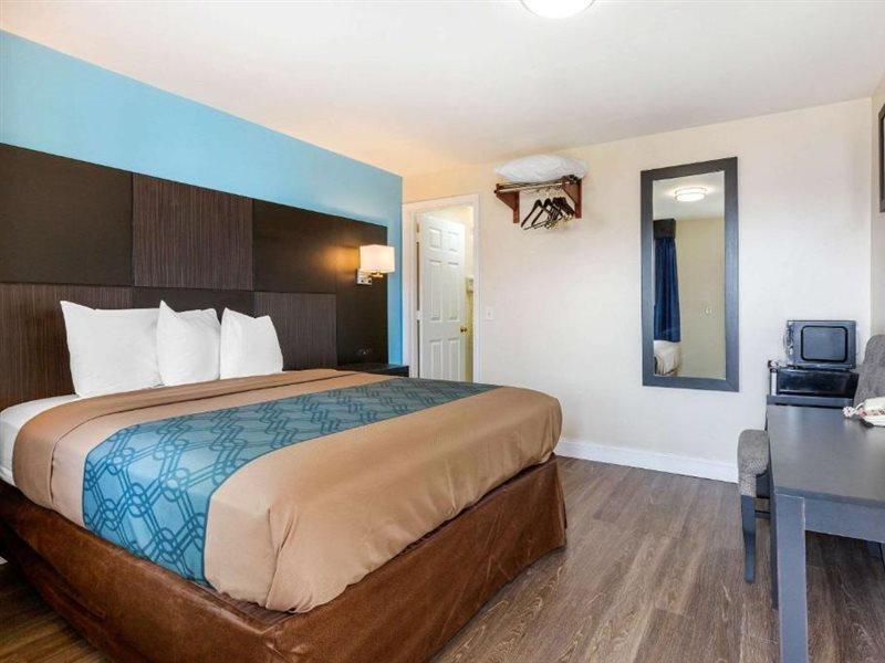 Econo Lodge By Choice - Cape Cod West Yarmouth Buitenkant foto