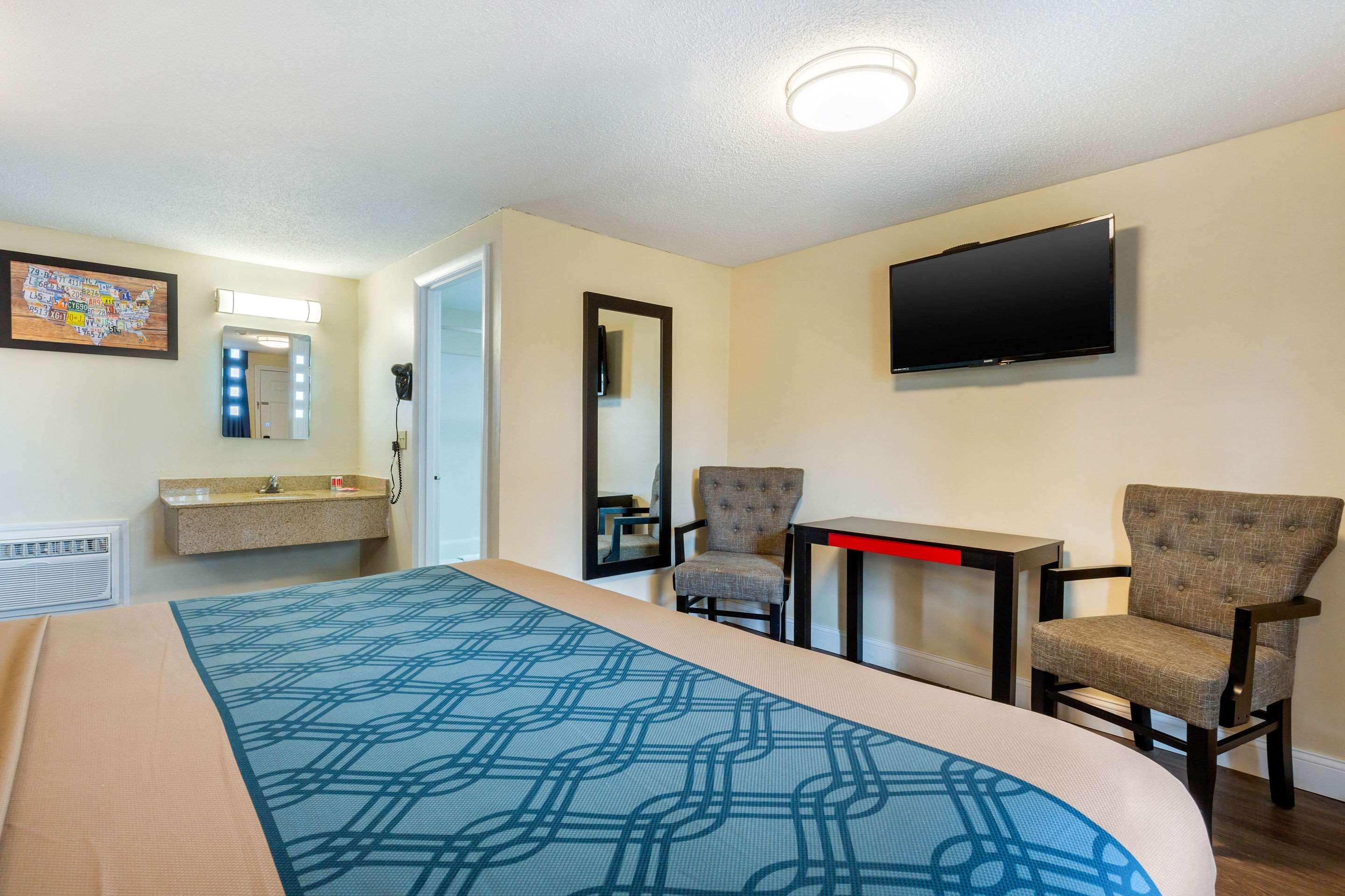 Econo Lodge By Choice - Cape Cod West Yarmouth Buitenkant foto
