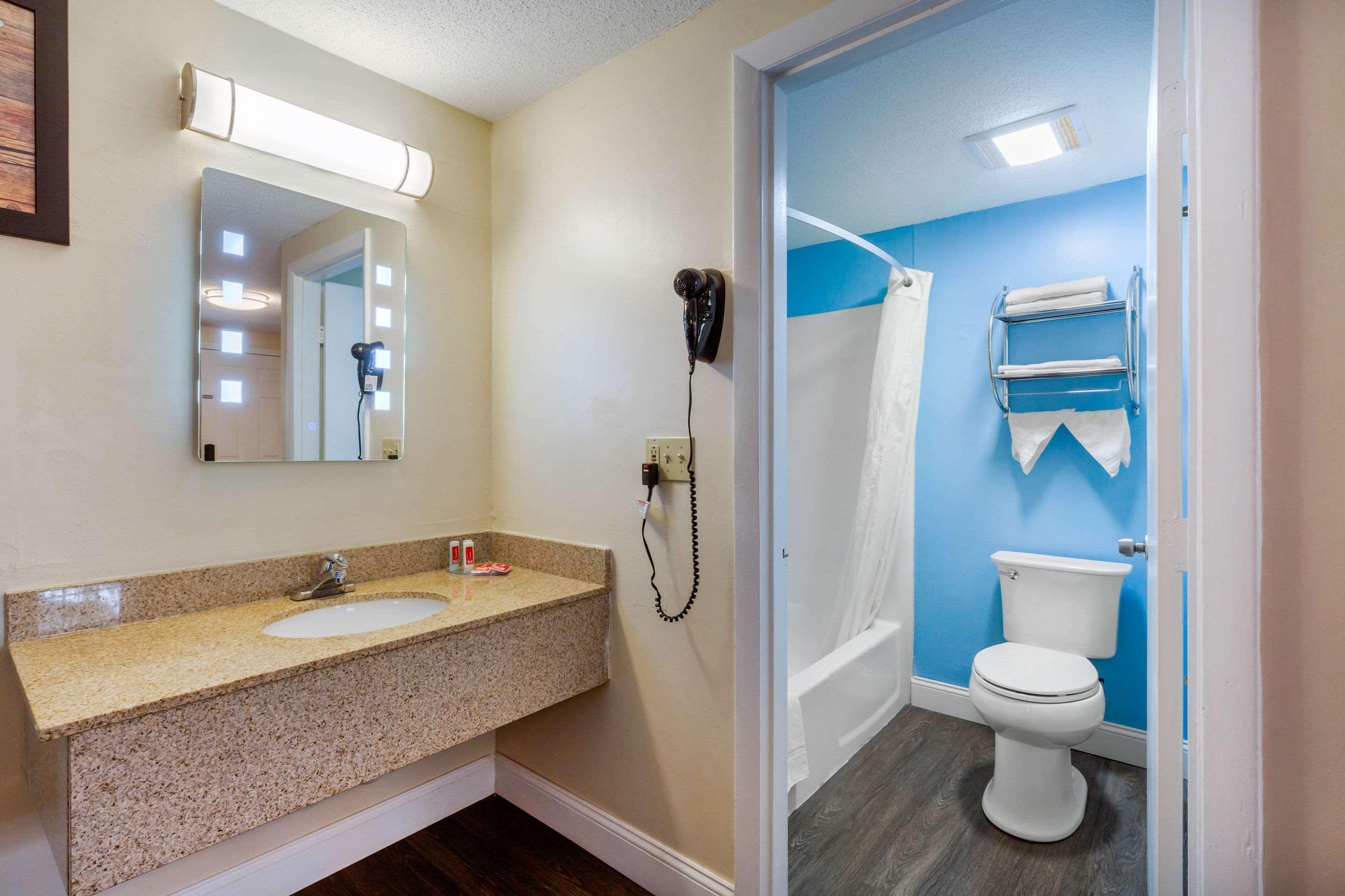 Econo Lodge By Choice - Cape Cod West Yarmouth Buitenkant foto